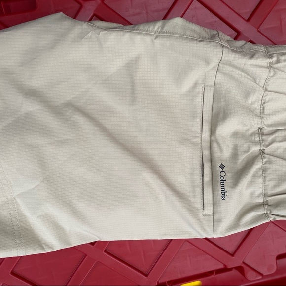 COLUMBIA Tan Shorts Women's Size Medium NWT - Picture 11 of 12